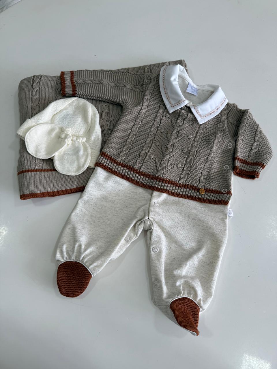 Saída Maternidade Cinza e Marrom - 4peças